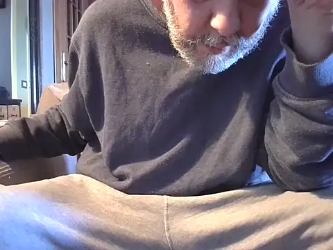 naked bear online show from February 8, 2026, 9:07 am