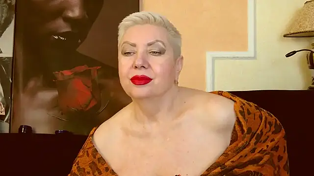 Snapshot of LadyPosh chatting on March 15, 2025, 4:35 am LadyPosh online show from March 15, 2025, 4:35 am