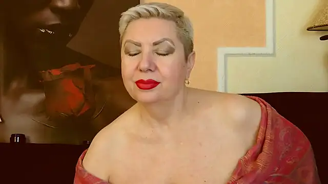 Snapshot of LadyPosh chatting on February 20, 2025, 4:28 am LadyPosh online show from February 20, 2025, 4:28 am