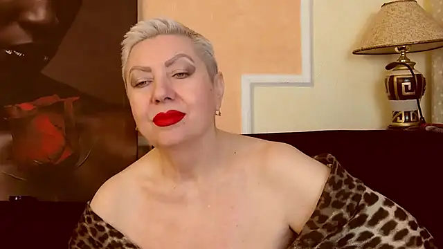 Snapshot of LadyPosh chatting on October 16, 2025, 8:50 pm LadyPosh online show from October 16, 2025, 8:50 pm