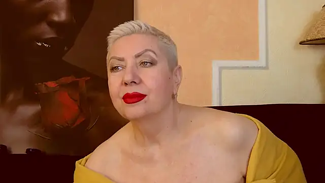 Snapshot of LadyPosh chatting on October 10, 2025, 9:37 pm LadyPosh online show from October 10, 2025, 9:37 pm