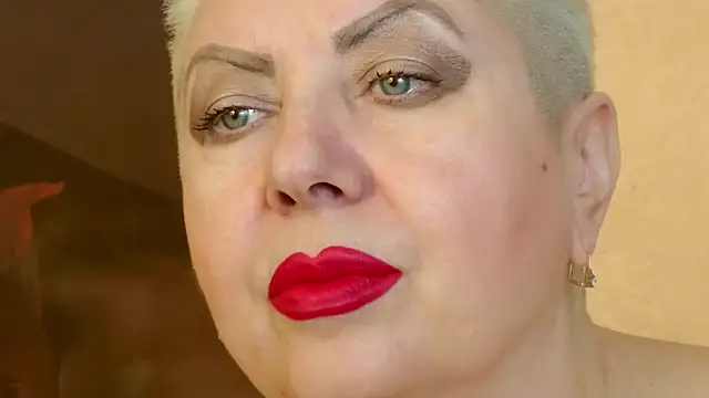 Snapshot of LadyPosh chatting on March 13, 2025, 9:37 pm LadyPosh online show from March 13, 2025, 9:37 pm