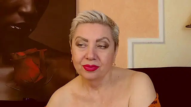 Snapshot of LadyPosh chatting on September 19, 2025, 8:57 pm LadyPosh online show from September 19, 2025, 8:57 pm