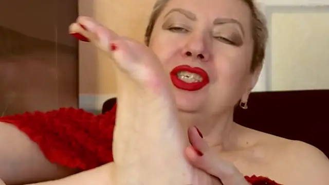 Snapshot of LadyPosh chatting on November 11, 2025, 10:47 pm LadyPosh online show from November 11, 2025, 10:47 pm