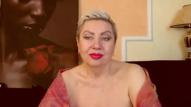 Snapshot of LadyPosh chatting on September 24, 2025, 8:59 pm LadyPosh online show from September 24, 2025, 8:59 pm