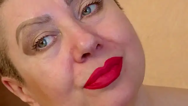 Snapshot of LadyPosh chatting on October 30, 2025, 9:55 pm LadyPosh online show from October 30, 2025, 9:55 pm