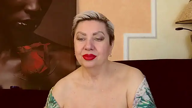 Snapshot of LadyPosh chatting on November 26, 2025, 10:10 pm LadyPosh online show from November 26, 2025, 10:10 pm