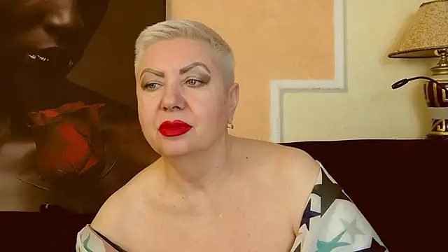 Snapshot of LadyPosh chatting on March 13, 2025, 4:27 am LadyPosh online show from March 13, 2025, 4:27 am