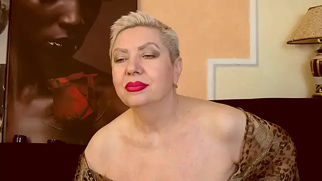 Snapshot of LadyPosh chatting on September 12, 2025, 10:20 pm LadyPosh online show from September 12, 2025, 10:20 pm