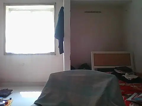 hrnybh2002 online show from April 19, 2026, 8:37 am