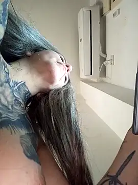 vamporasuccubus19777 online show from March 16, 2025, 8:43 am