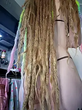 LucidLucy online show from September 18, 2025, 3:26 pm