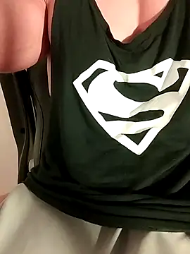 sexy fit guy on cam online show from November 26, 2025, 6:24 am