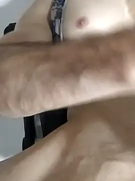 sexy fit guy on cam online show from February 28, 2025, 5:15 pm
