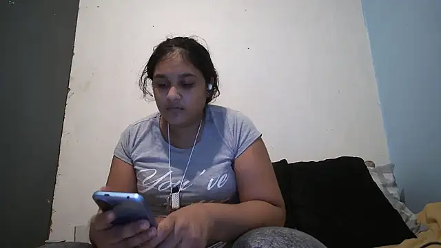 Indianbloom- online show from October 12, 2025, 3:02 pm