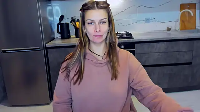 AlexiaDarren online show from February 24, 2025, 7:52 pm