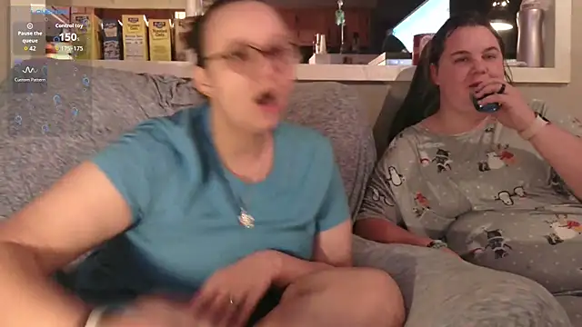 ZeTurtleMaster online show from October 17, 2025, 11:28 pm