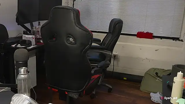 Bubbleliyah online show from October 6, 2025, 10:54 pm