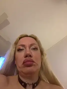 Snapshot of SofiaJoy chatting on March 17, 2025, 5:49 pm SofiaJoy online show from March 17, 2025, 5:49 pm