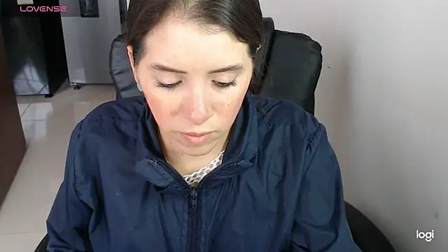 Snapshot of spicey_latina chatting on February 21, 2026, 6:10 pm spicey latina online show from February 21, 2026, 6:10 pm