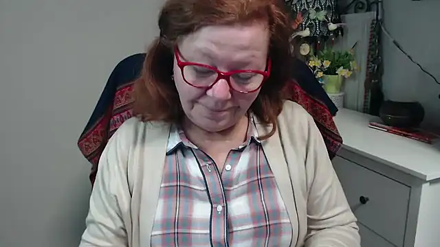 Adelewildx online show from November 25, 2025, 3:18 am