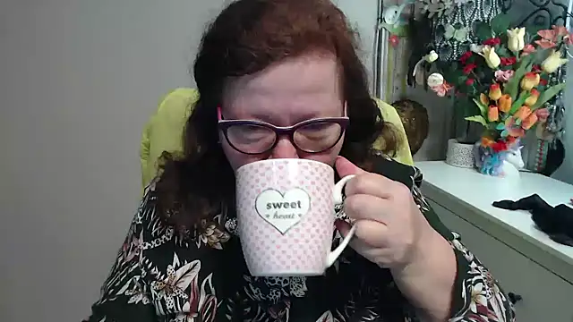 Snapshot of Adelewildx chatting on February 10, 2026, 4:00 am Adelewildx online show from February 10, 2026, 4:00 am