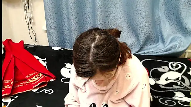 alisacucumber online show from January 25, 2025, 4:13 pm