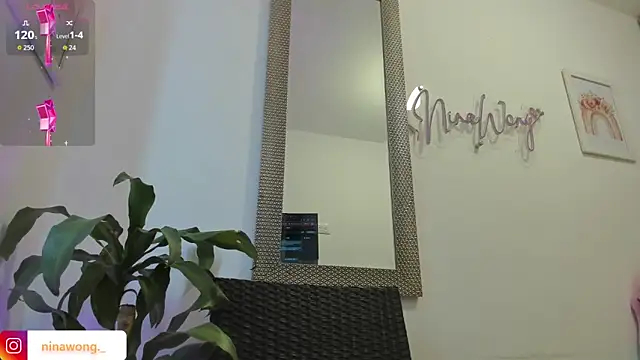 NinaWong online show from April 6, 2026, 6:42 pm