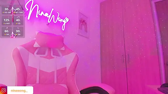 Snapshot of NinaWong chatting on September 10, 2025, 4:06 pm NinaWong online show from September 10, 2025, 4:06 pm