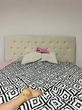 Snapshot of Liiaa chatting on February 21, 2025, 1:33 pm Liiaa online show from February 21, 2025, 1:33 pm