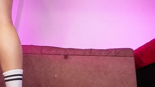 emyli sw  online show from September 18, 2025, 3:09 am