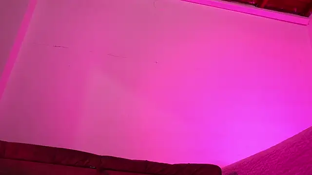 emyli sw  online show from October 8, 2025, 3:08 am