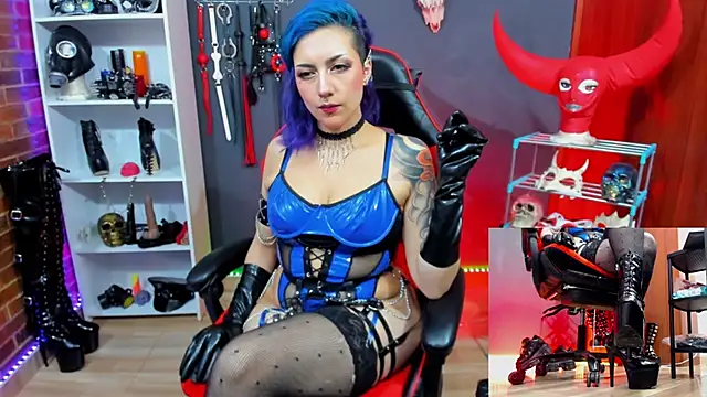 Snapshot of Mistress_Yelena chatting on June 11, 2026, 2:53 am Mistress Yelena online show from June 11, 2026, 2:53 am