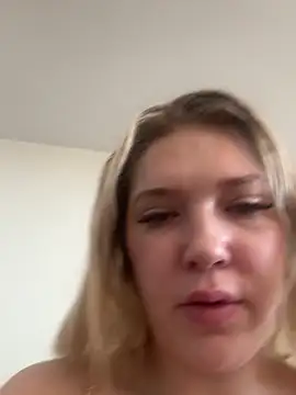 chanelbabyy online show from April 16, 2026, 7:03 pm