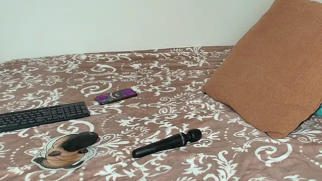 SuchArt  online show from October 15, 2025, 4:37 pm