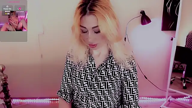 AnnieGOld  online show from February 22, 2025, 11:03 pm