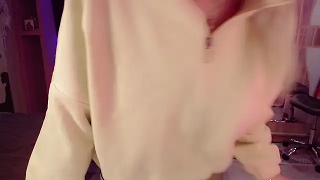 AnnieGOld  online show from February 7, 2026, 10:40 pm