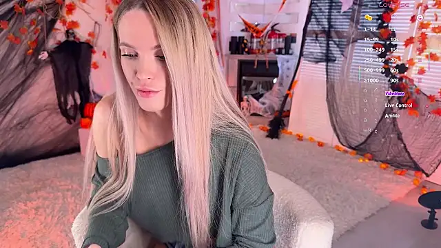 mikkixmeow online show from October 30, 2025, 9:18 am