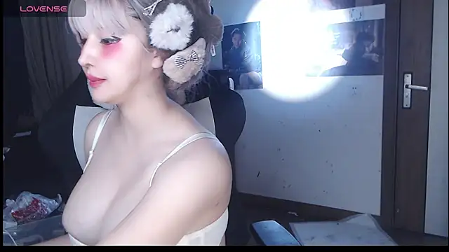 candy cola online show from November 3, 2025, 1:15 pm