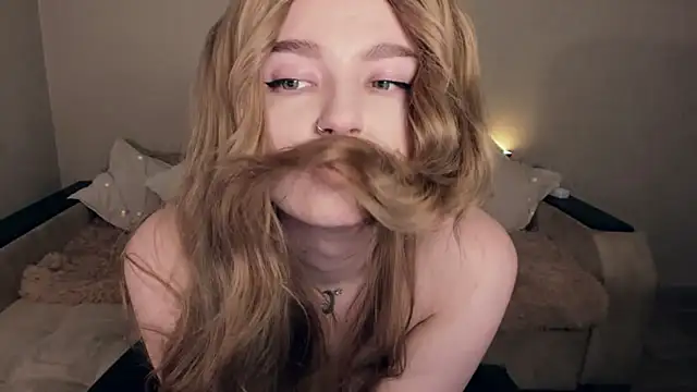 ViolettaLopez online show from March 4, 2025, 2:32 pm