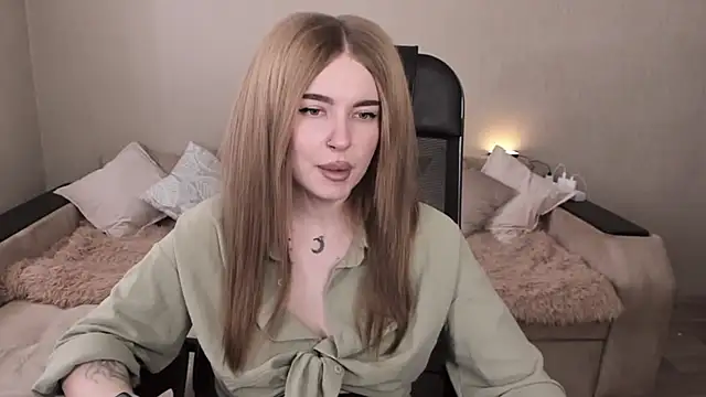 ViolettaLopez online show from March 5, 2025, 11:28 am