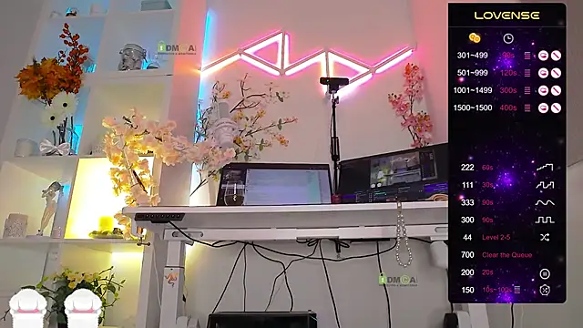 Elena-Marilyn online show from October 11, 2025, 7:15 pm