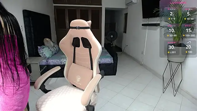 ashley morgan 18 online show from March 7, 2025, 2:25 am