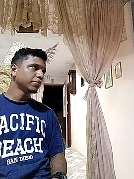 roman and jessie online show from March 4, 2025, 4:38 am