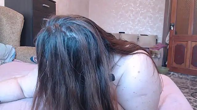 Amy August online show from February 1, 2026, 7:17 am