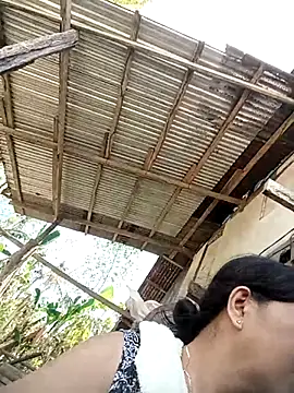 TropicalFlower online show from December 3, 2025, 5:08 am