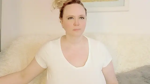 Snapshot of Sarah4you chatting on June 29, 2026, 8:30 pm Sarah4you online show from June 29, 2026, 8:30 pm