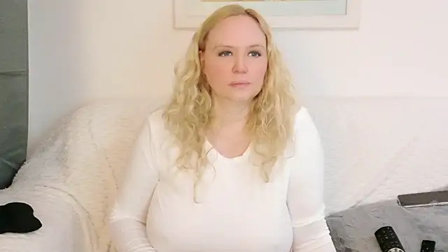 Sarah4you online show from February 2, 2026, 9:36 pm