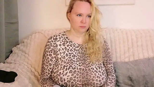 Sarah4you online show from December 20, 2025, 9:39 pm