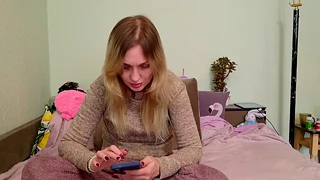 ModelEva online show from April 4, 2026, 10:11 am